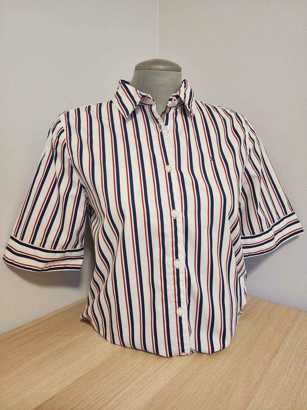 Tommy Hilfiger Red White Blue Striped Short Sleeve Button Down Shirt Small NWT